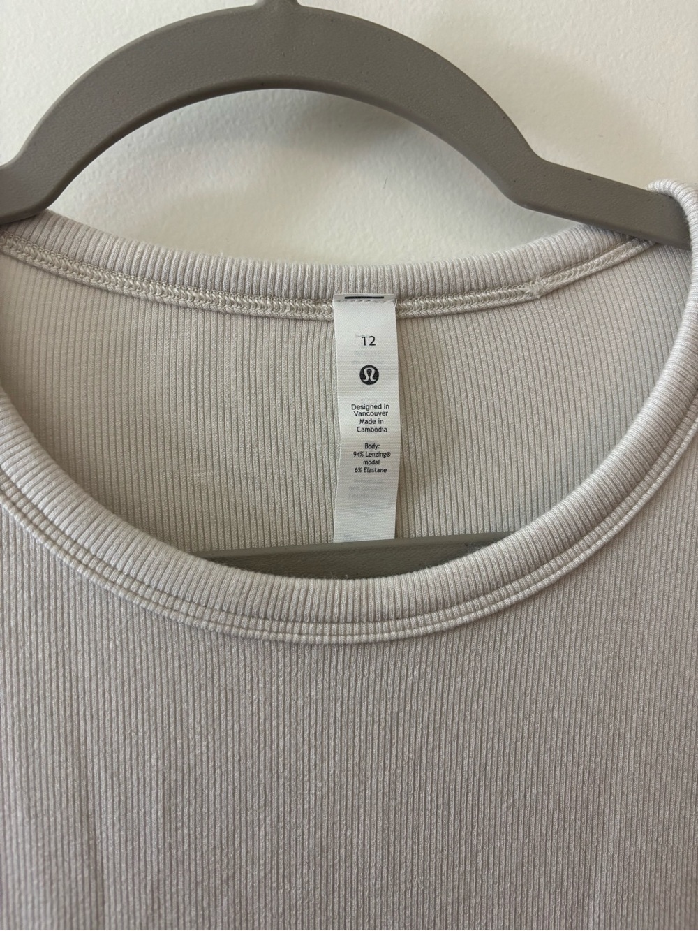 Lululemon Ribbed Long Sleeve Size 12 - Picture 6 of 6